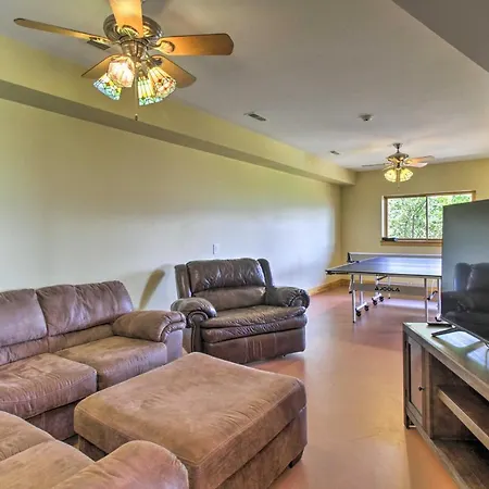 Spacious Lexington Home With Breathtaking Views-3