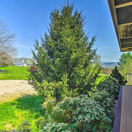 Spacious Lexington Home With Breathtaking Views-2