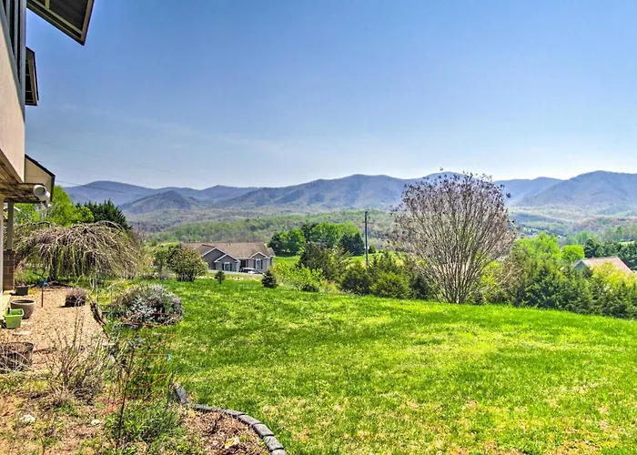 Spacious Lexington Home With Breathtaking Views